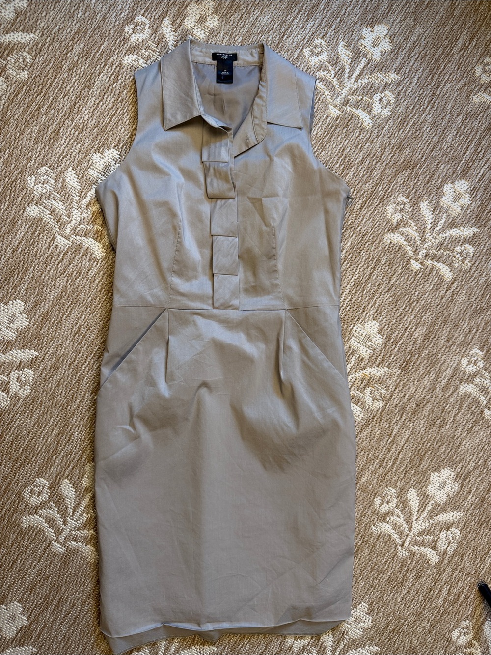 Ann Taylor Sleeveless Collared Sheath Dress in Light Taupe